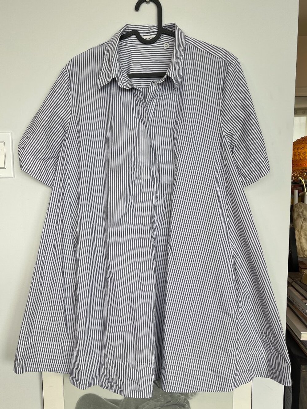 ARITZIA BABATON PREPPY STRIPED MINI COLLARED DRESS IN GREY AND WHITE SIZE MEDIUM
